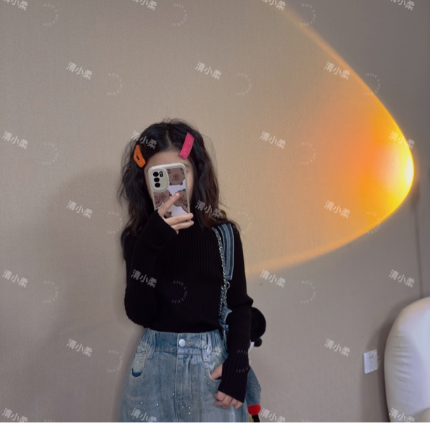 清小柔童装黑色套指毛衣