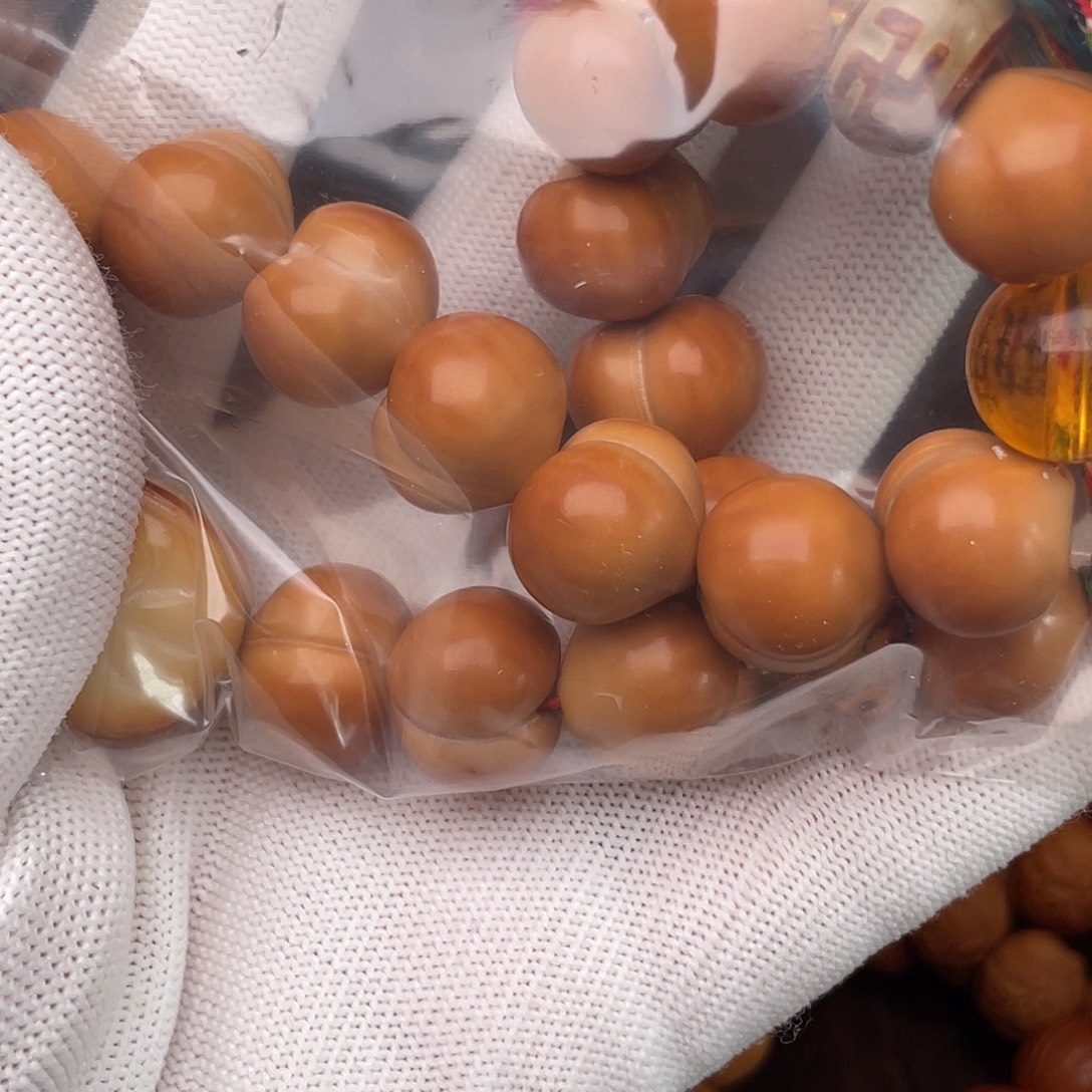 *****猴头核桃吊坠屁桃16