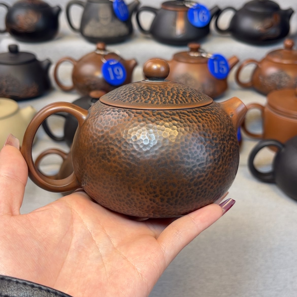 【闪购商品】红泥 微瑕 容量 260c c