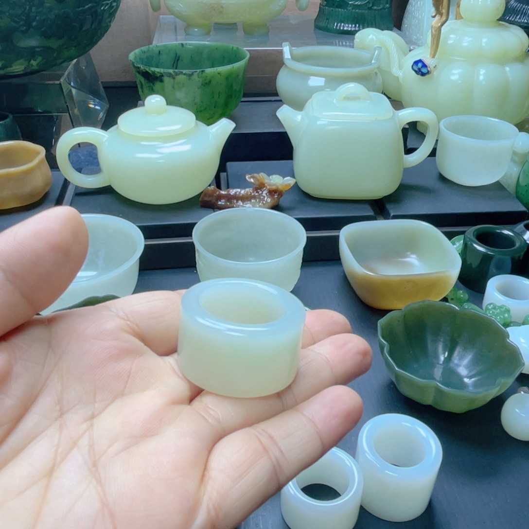 此***开和田玉未镶嵌挂件22.6