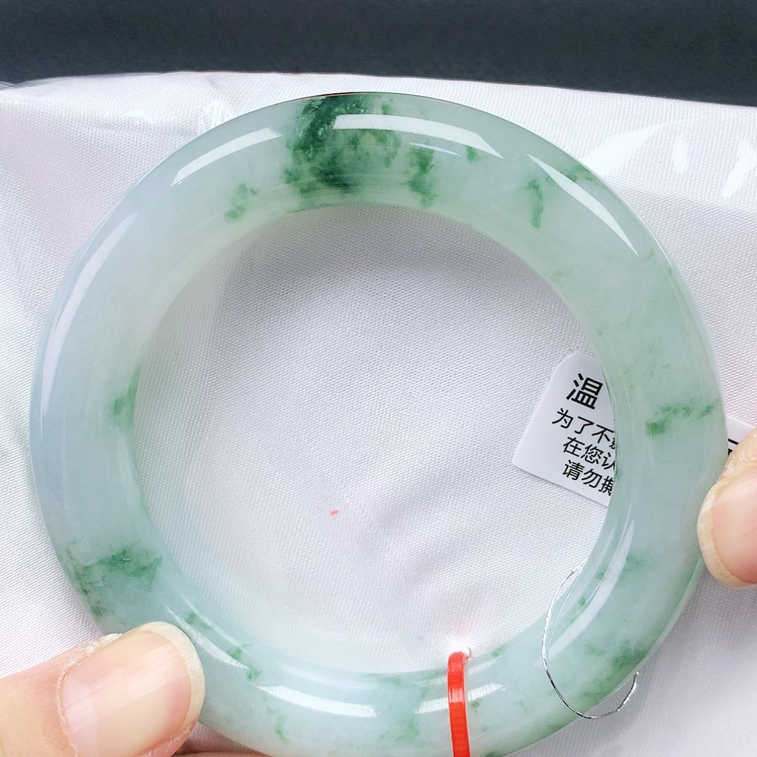 翡翠手镯未镶嵌55胖