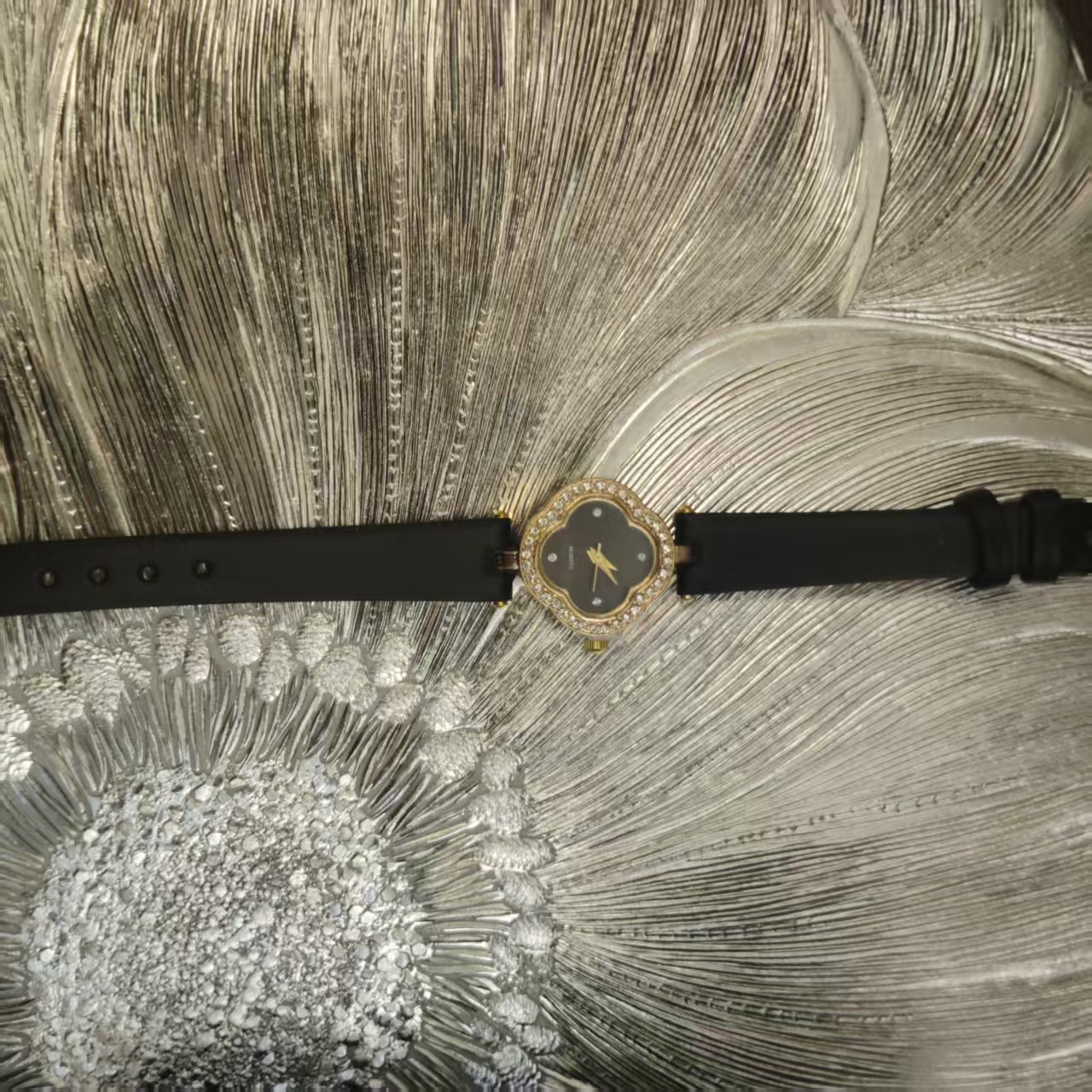 女士高级感小众轻奢四叶草小表盘细带时尚皮带手表097