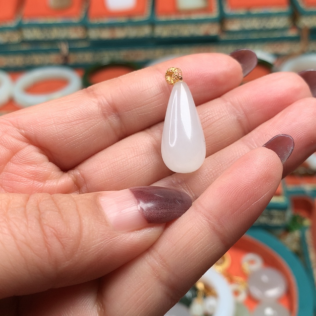 宥***）和田玉未镶嵌颈饰