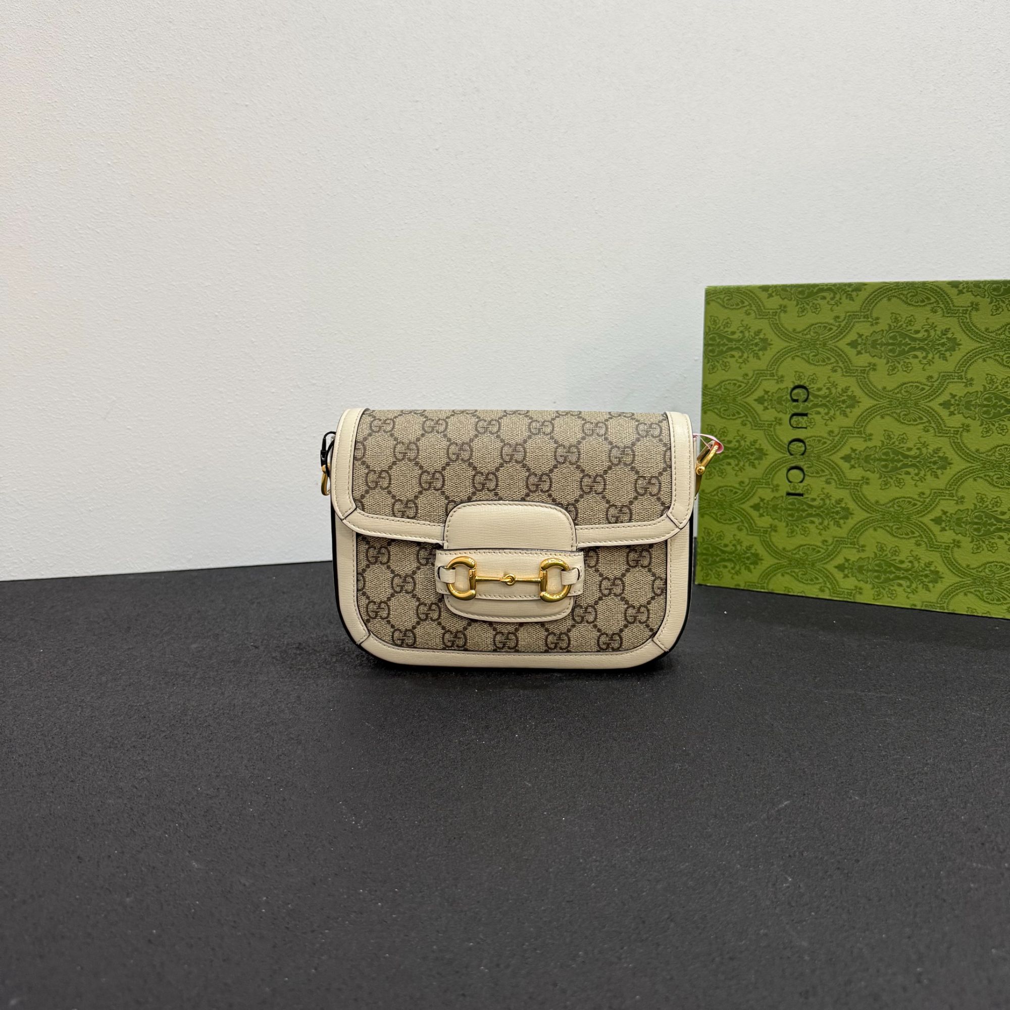 未使用 GUCCI/古驰 壹所奢品/GUCCI 1955马鞍mini 白色 闲置