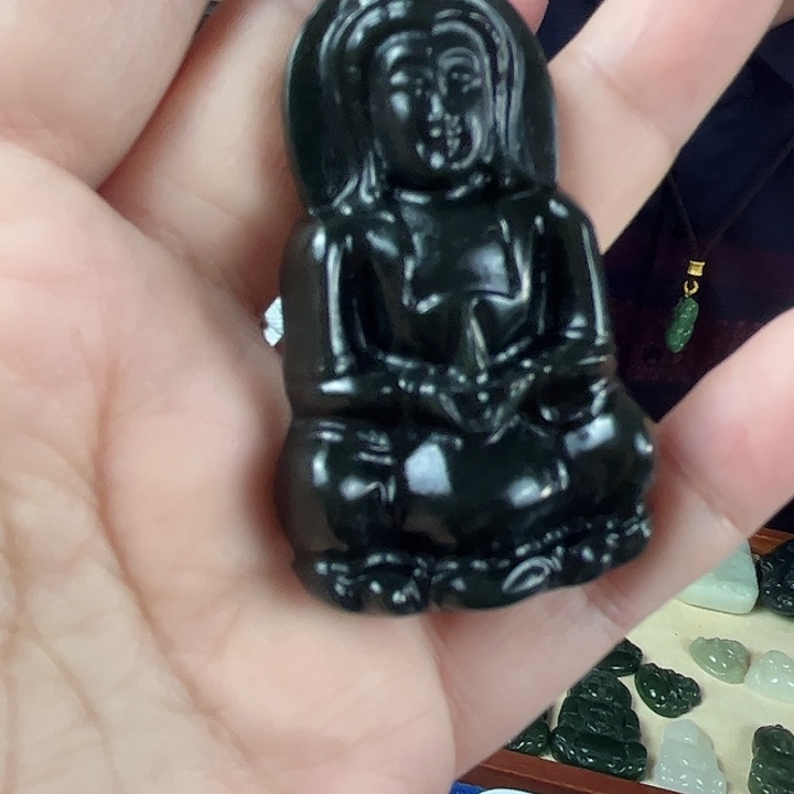 未镶嵌戒指和田玉