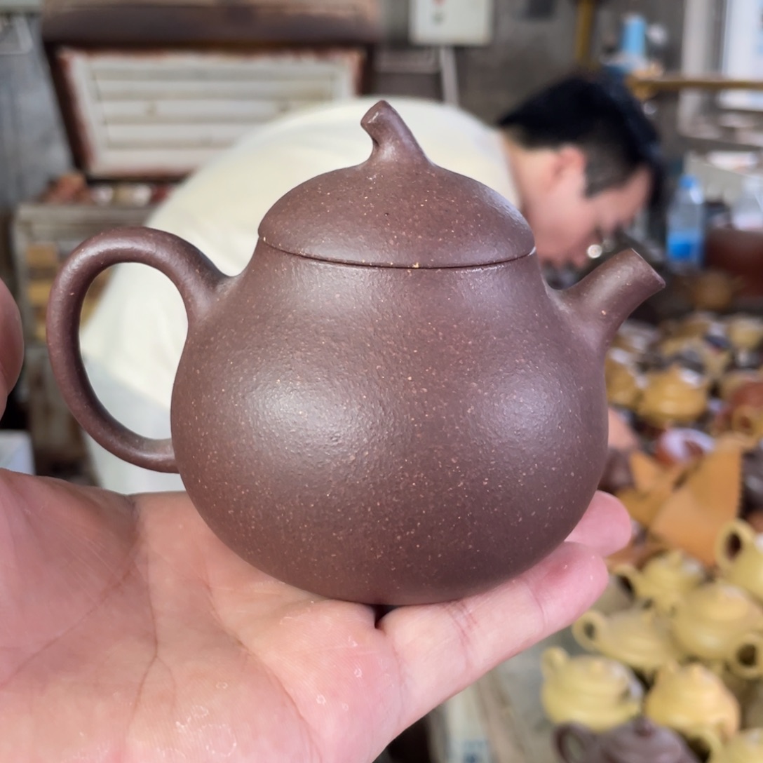 茶壶紫砂YZ。   桃花泥。 茄瓜。 160CC