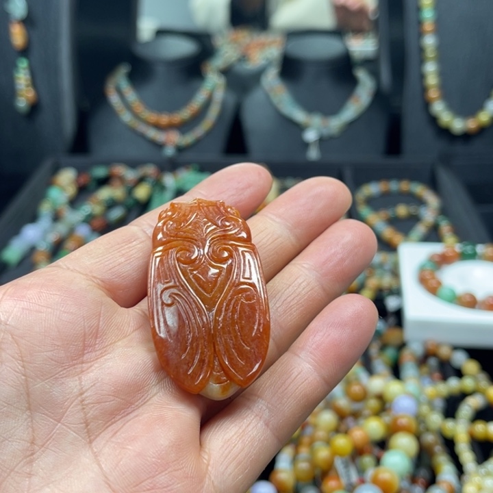 翡翠未镶嵌颈饰挂件