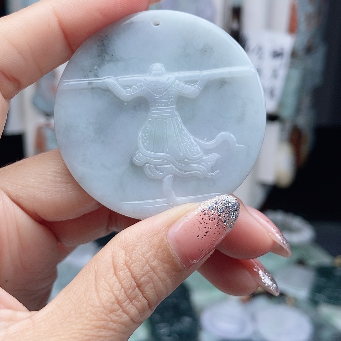 翡翠颈饰未镶嵌翡翠