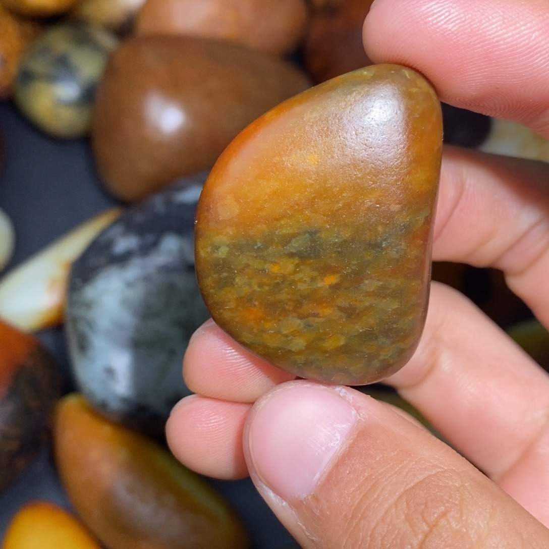 和田玉未镶嵌珠宝奇石