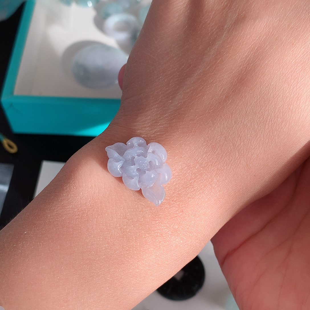 颈饰未镶嵌翡翠草*酱莲花