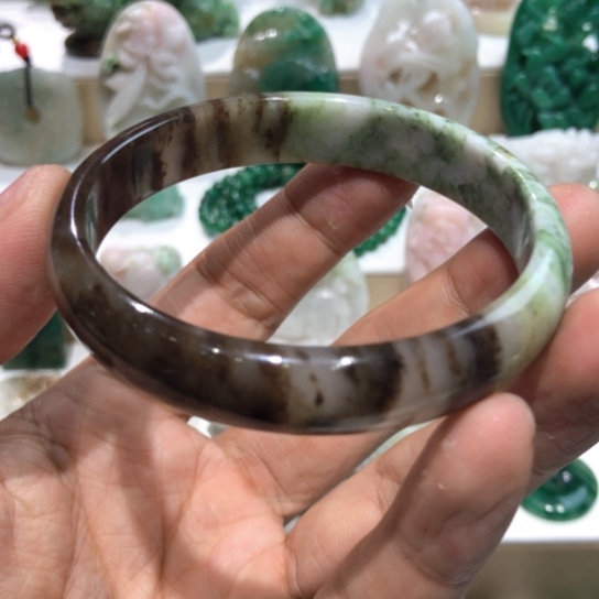 独山玉手镯未镶嵌60圈口