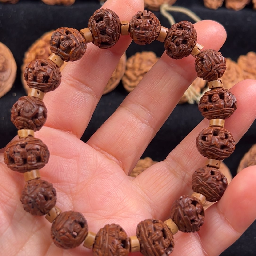 吊坠桃核桃核雕刻