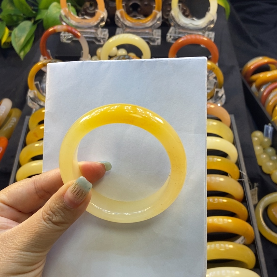 遥***鹿石英质玉（黄龙玉）未镶嵌手镯H