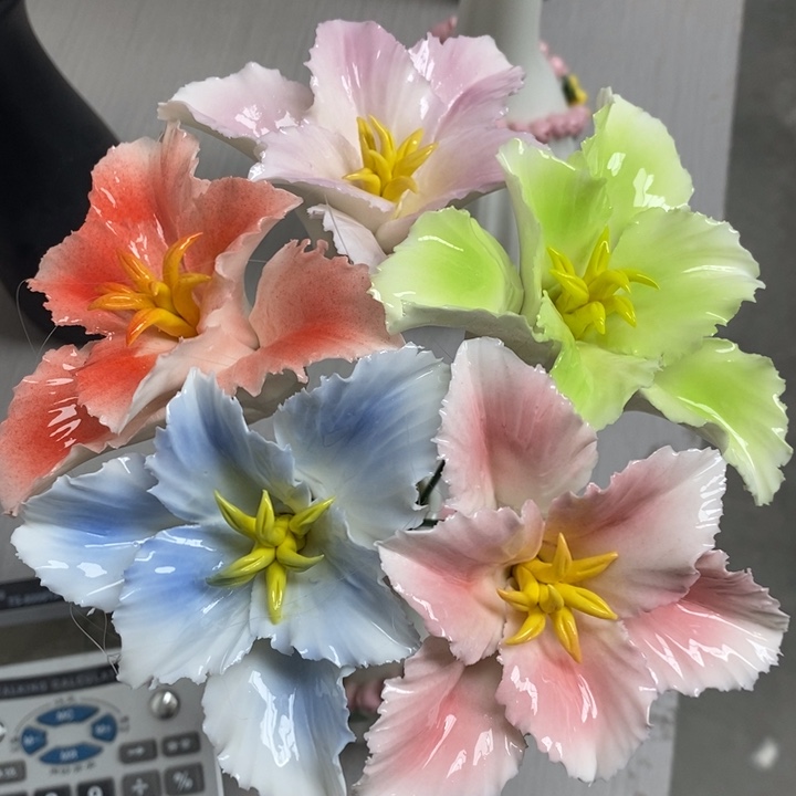 陶瓷陶瓷材料4朵百合