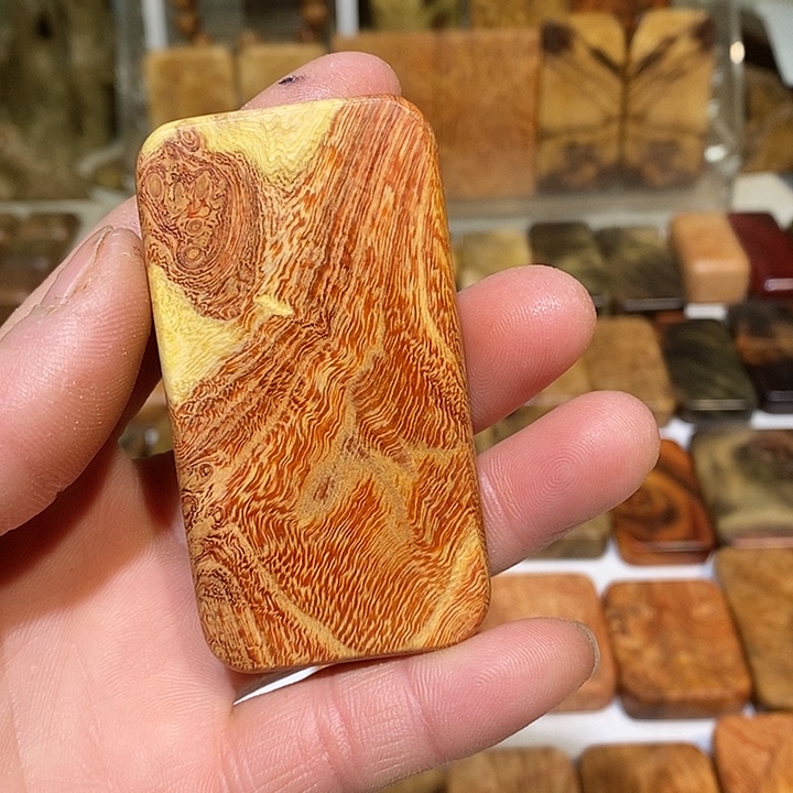 恰***耶香榧木木质哈把玩件58888