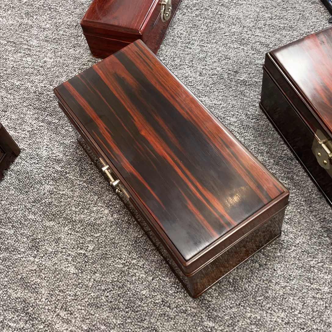 红酸枝木类成套家具
