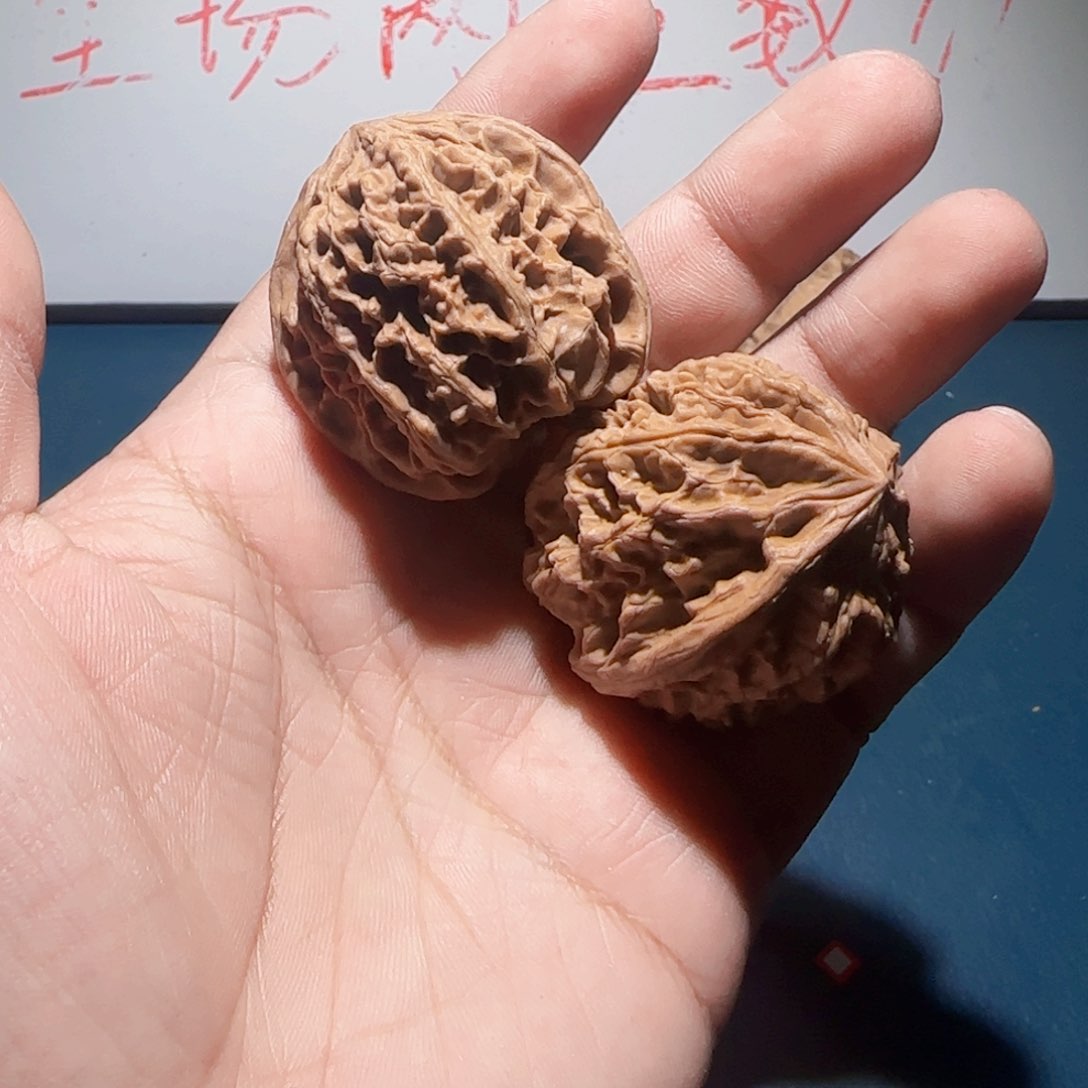 文玩核桃吊坠野牛49