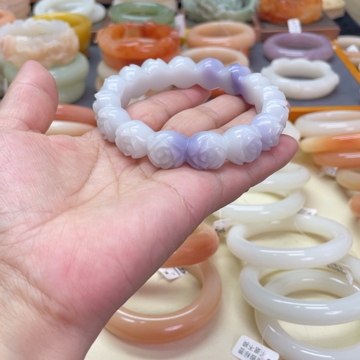 未镶嵌石英岩玉珠宝奇石兔*朵