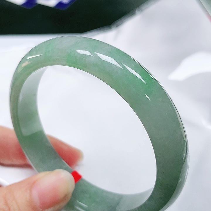 翡翠手镯（圆镯）未镶嵌