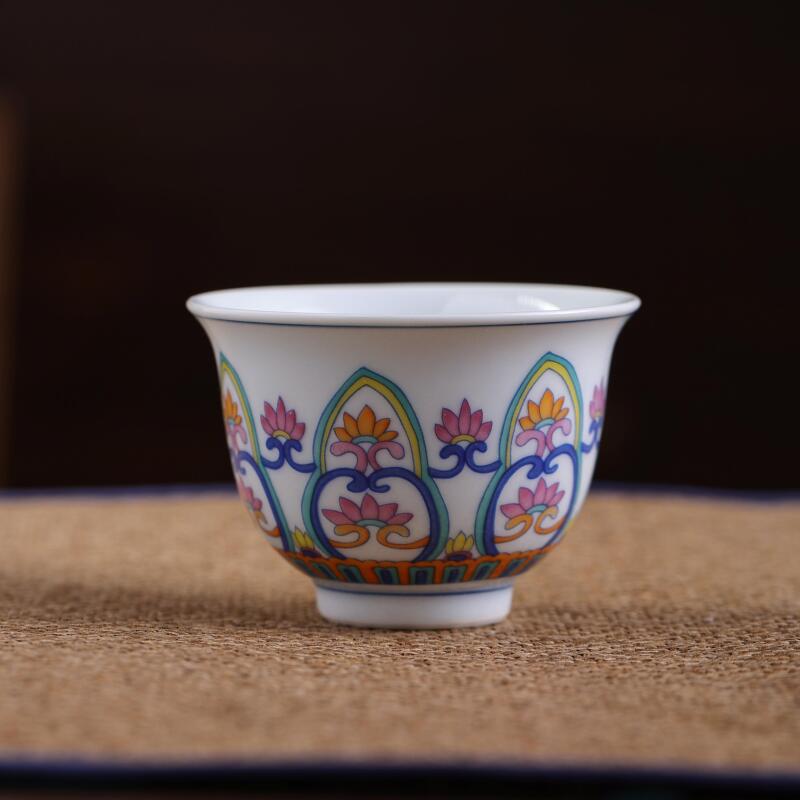 （瓷趣说）泥谷堂宝莲花斗彩品茗杯