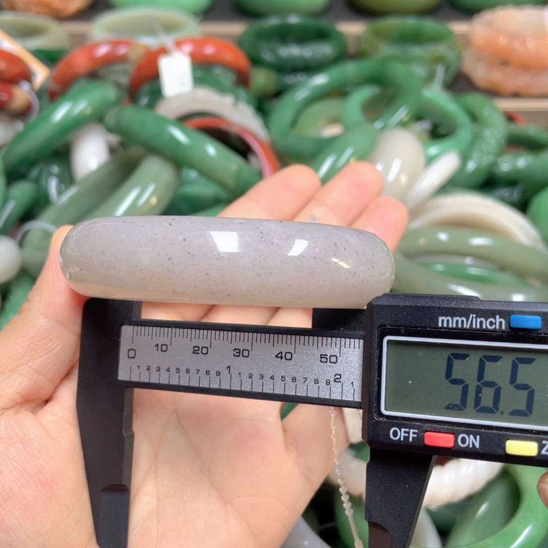 石英质玉未镶嵌手镯