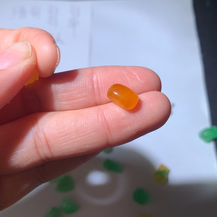 用***9翡翠未镶嵌颈饰挂件
