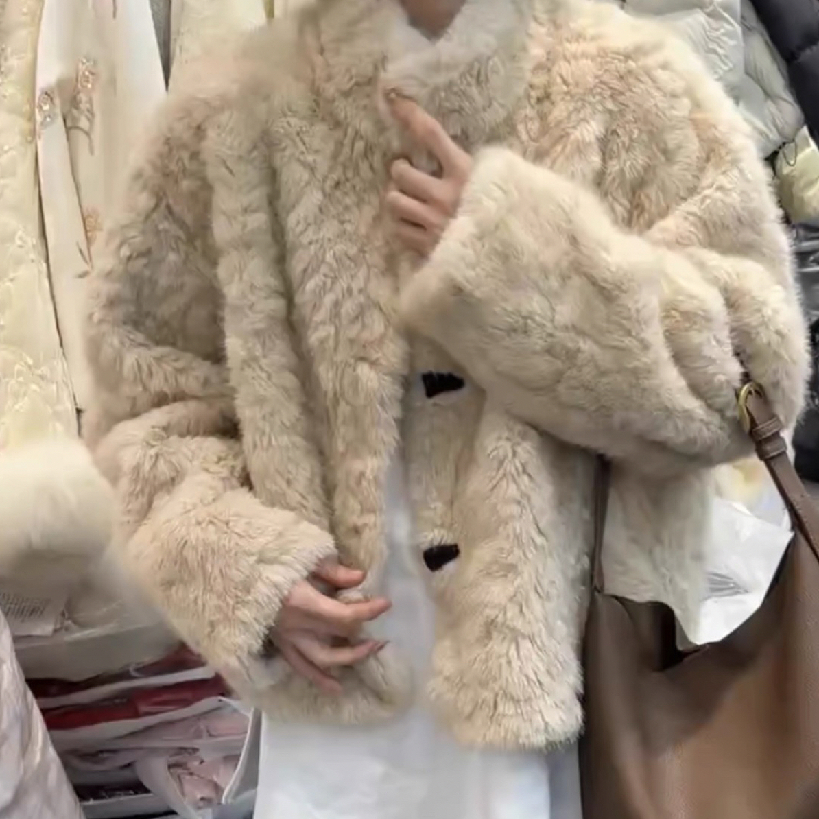 韩系慵懒风牛角扣毛毛立领中长款外套女冬季