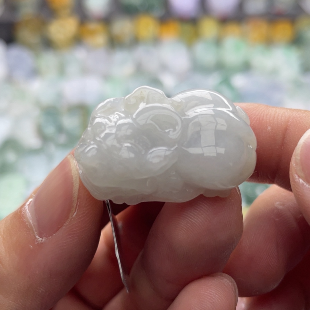 翡翠颈饰未镶嵌貔貅