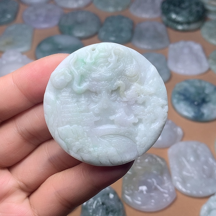 翡翠未镶嵌颈饰山水龙牌