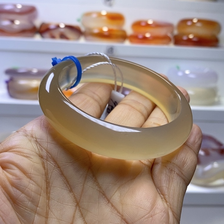 玛瑙/玉髓手镯未镶嵌