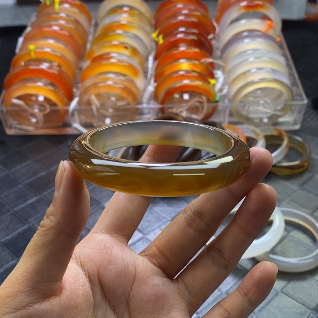 手镯玛瑙/玉髓未镶嵌