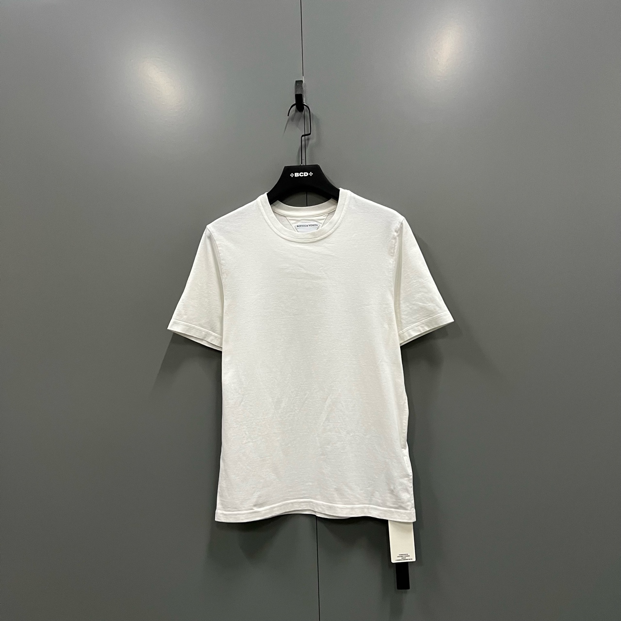 99新 BOTTEGA VENETA/葆蝶家 (ll)白色背后刺绣短袖 S码 fg206146