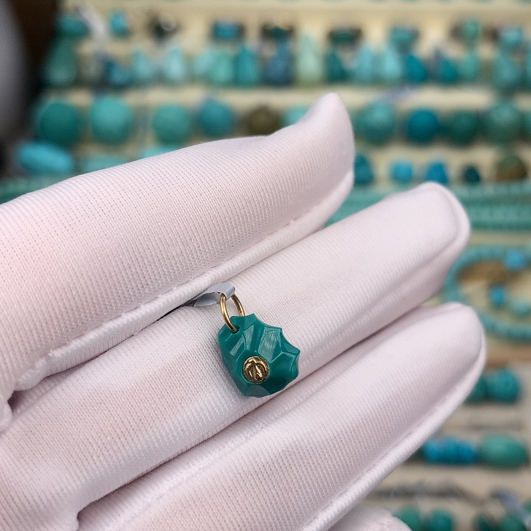 绿松石18K金镶嵌珠宝奇石