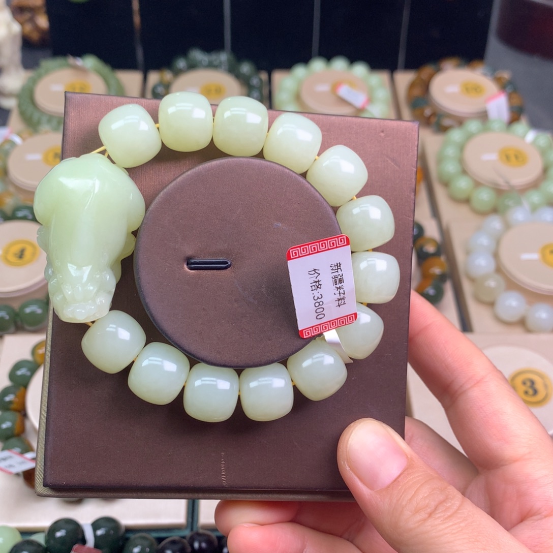 透闪石质玉未镶嵌手链