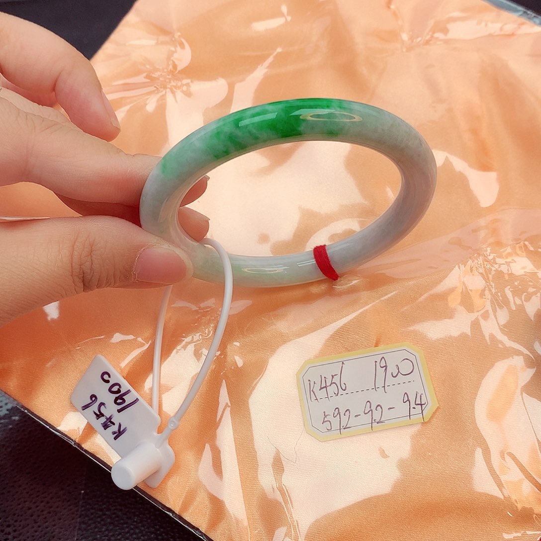 翡翠未镶嵌手镯缅甸翡翠