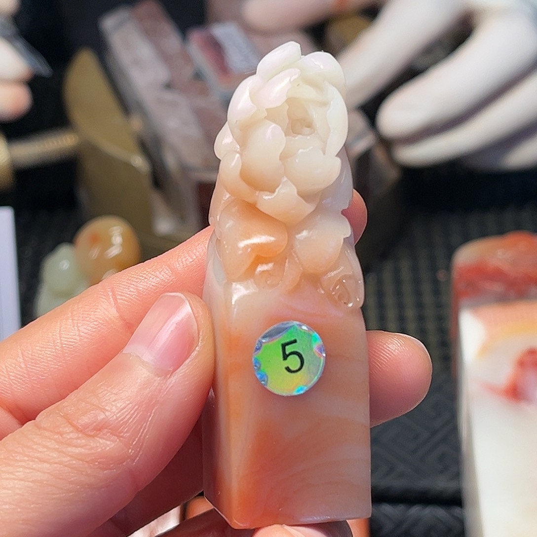 寿山石印石这种现象很明显了