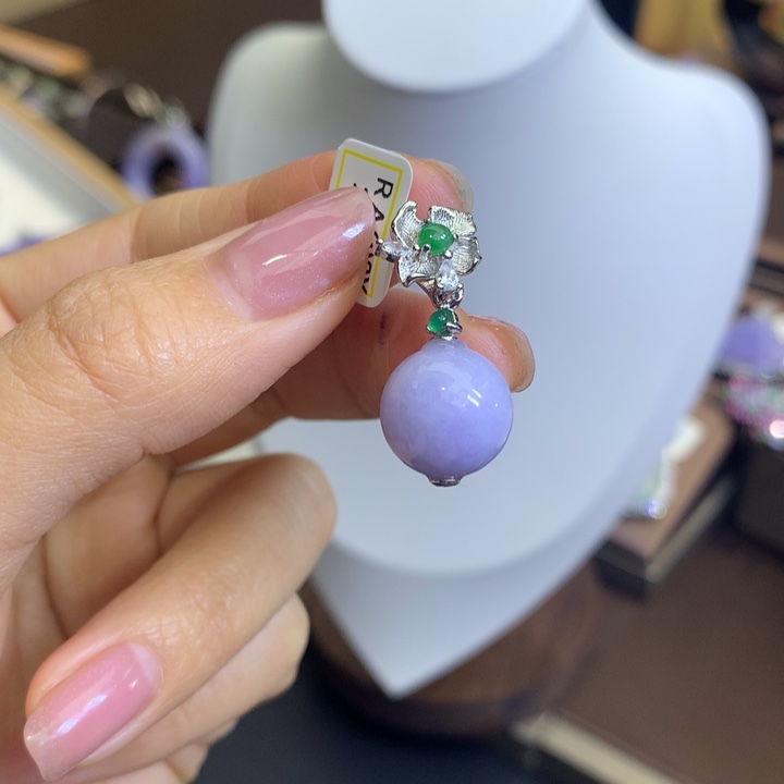 翡翠颈饰银S925镶嵌翡翠吊坠