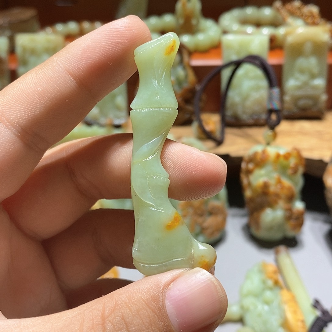 岫岩河磨玉（透闪石质玉）珠宝奇石未镶嵌