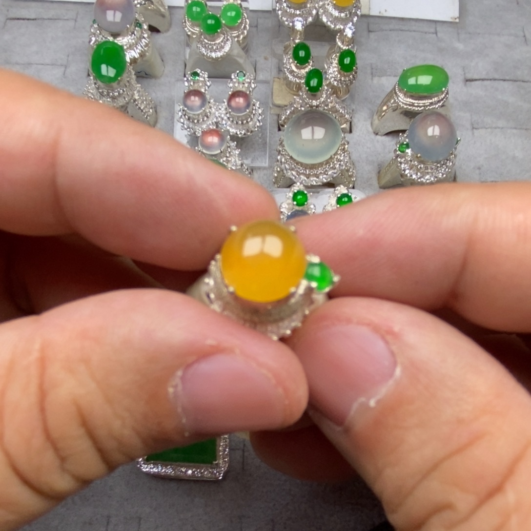 未镶嵌定制翡翠黄翡