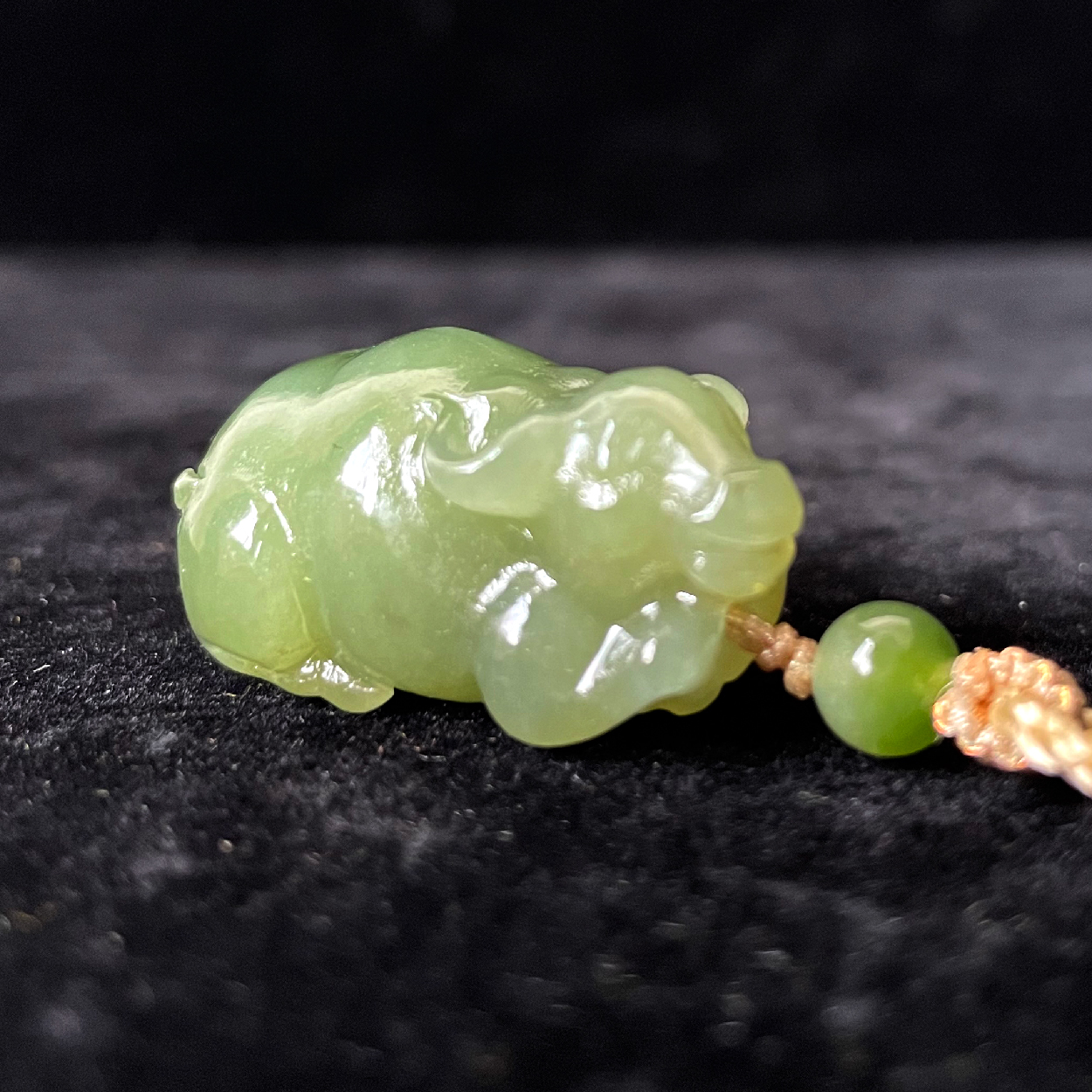 和田玉8949青牛衔瑞15.30g