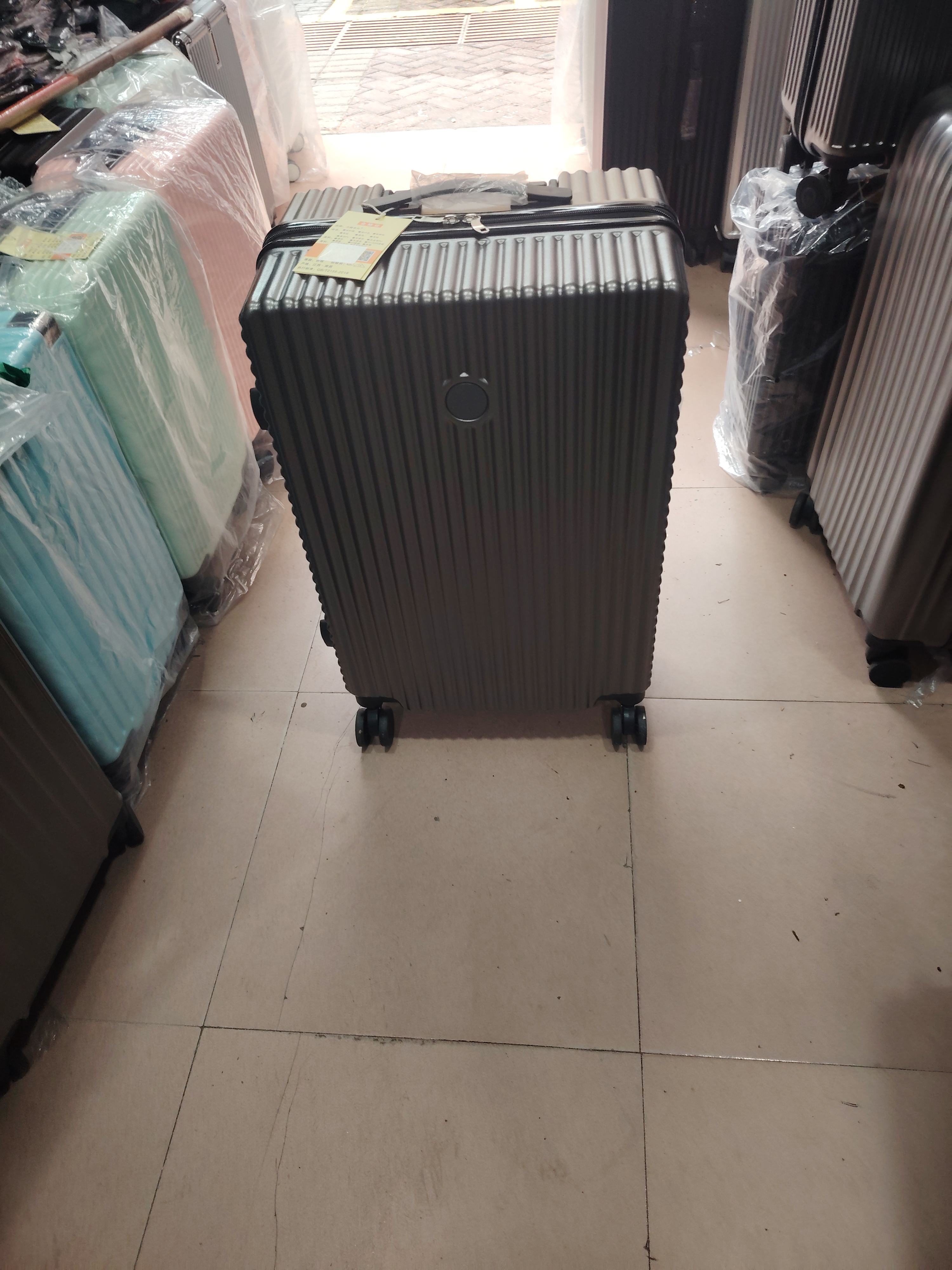 双层防爆拉链三层加厚PC双封闭干湿分离静音万向轮大容量旅行箱