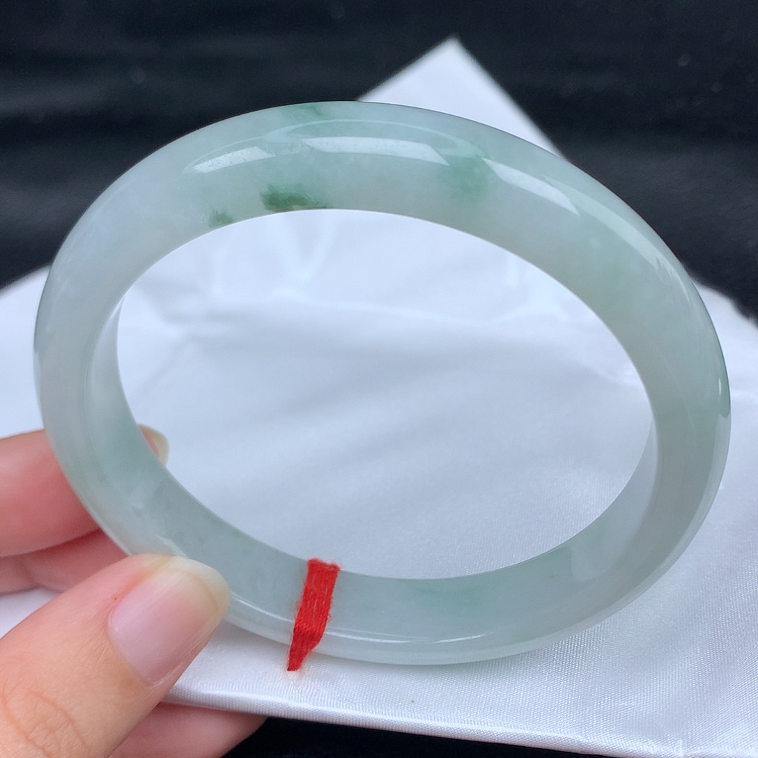 灿***烂翡翠未镶嵌手镯天然