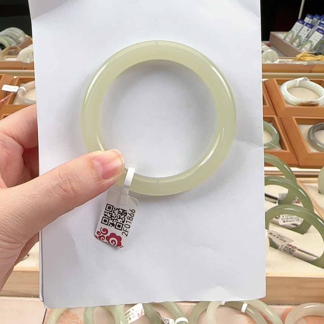 和田玉未镶嵌手镯54