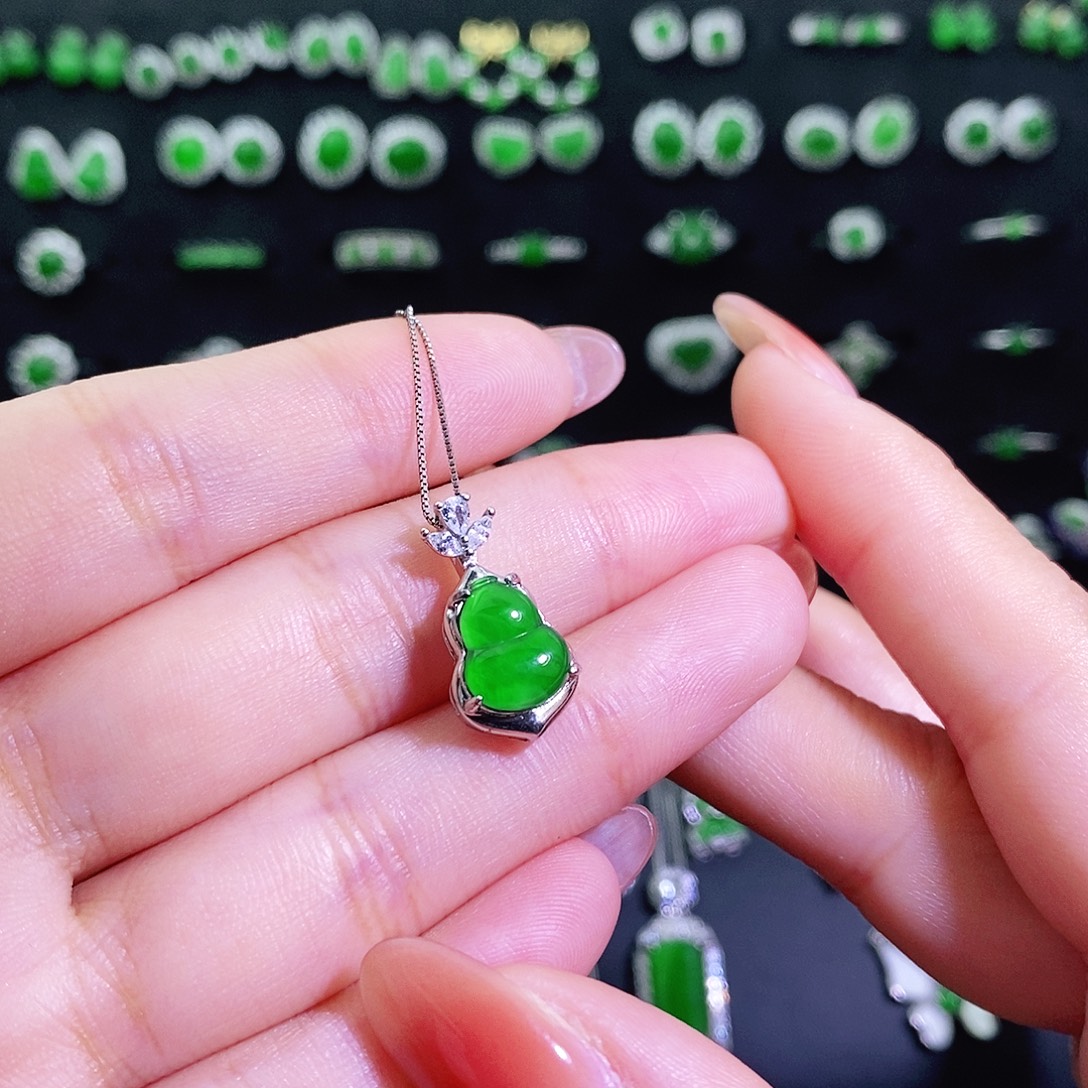 翡翠银S925镶嵌颈饰多样性