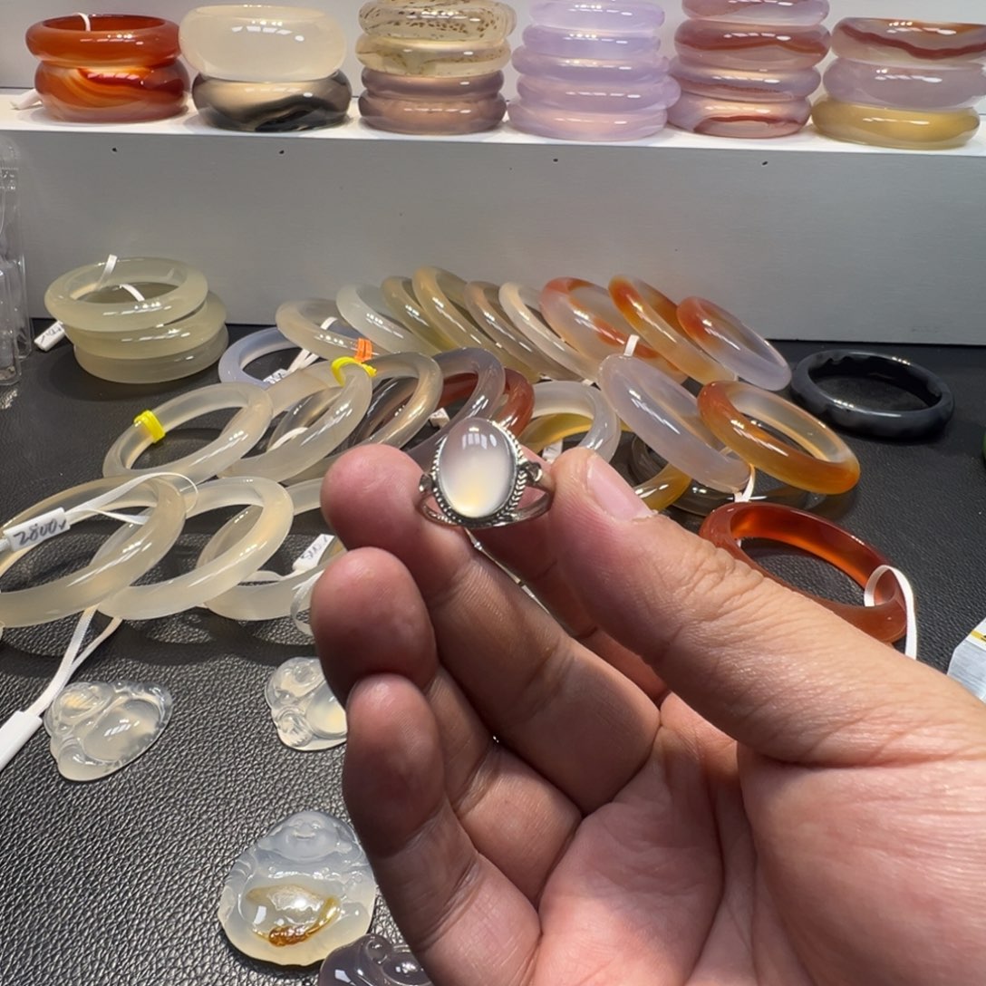 9***玛瑙/玉髓未镶嵌手镯