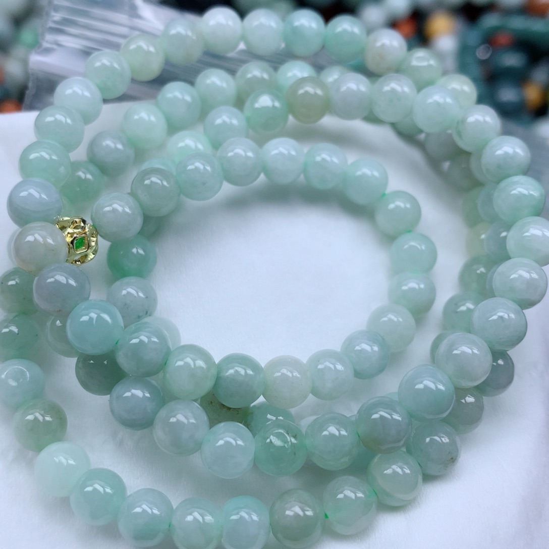 翡翠颈饰未镶嵌手串