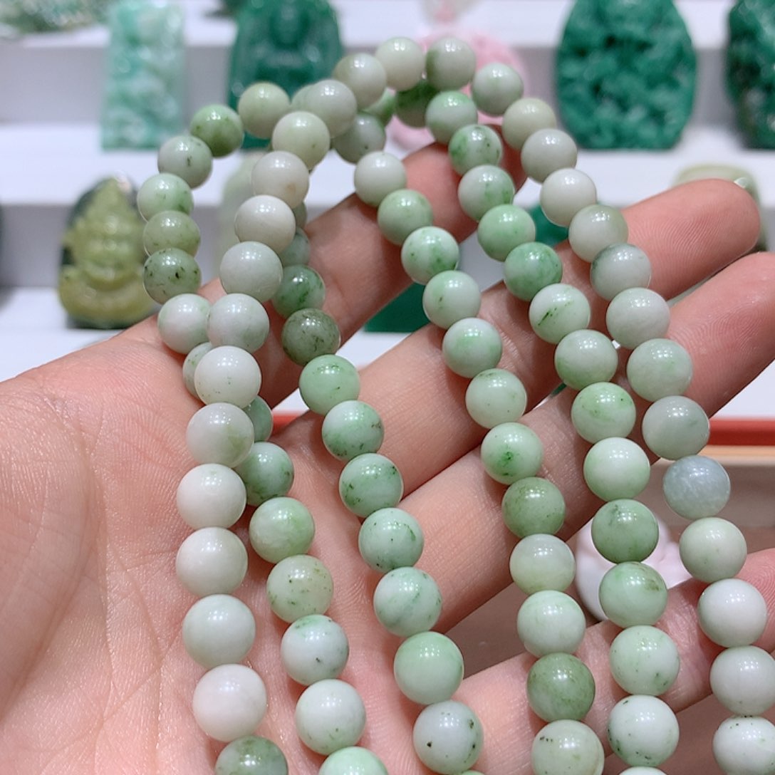 独山玉挂件未镶嵌啦**?