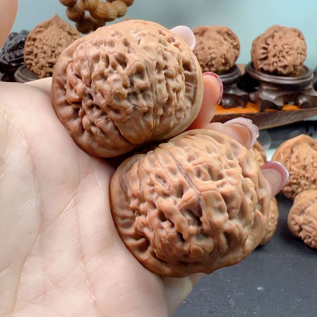 文玩核桃把件吃**陈莲花手把件