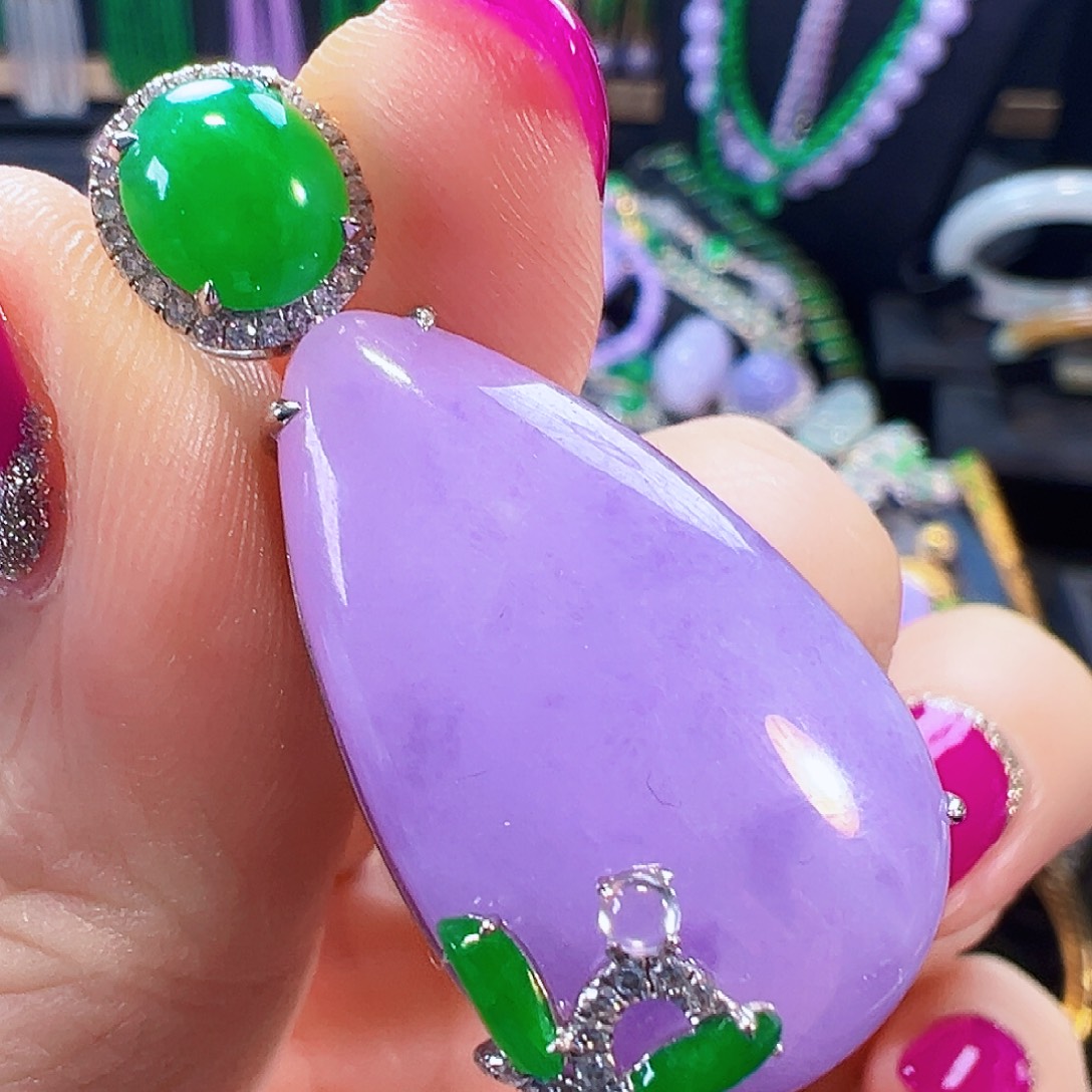 翡翠18K金镶嵌颈饰签收后24小时鉴赏期