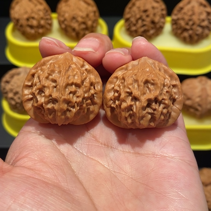 文玩核桃33.5尺瓷娃娃